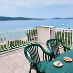 Apartman Apartments By The Sea Zablace, Sibenik - 4222 Zablace
